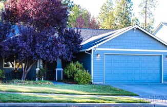 Beautiful 3 Bedroom/2 Bathroom Home with Garage and Fenced in Yard. Easy Access to Old Mill District