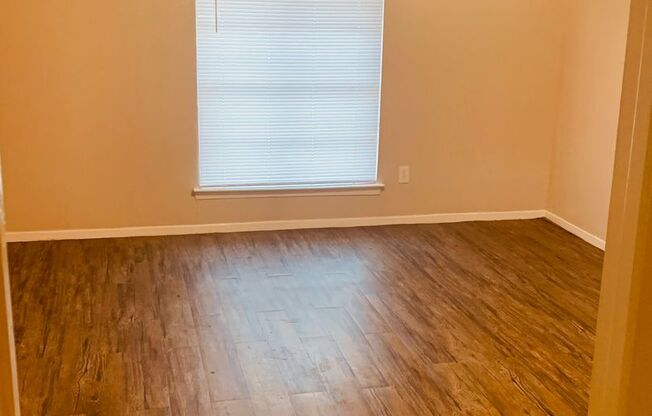 1 bed, 1 bath, 600 sqft, $1,150, Unit 2-219