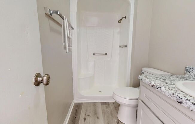 2 beds, 2 baths, $999, Unit 2103