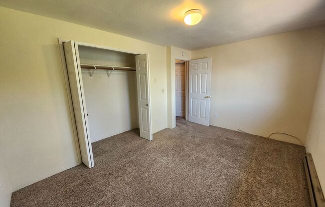 2 beds, 1 bath, $1,395