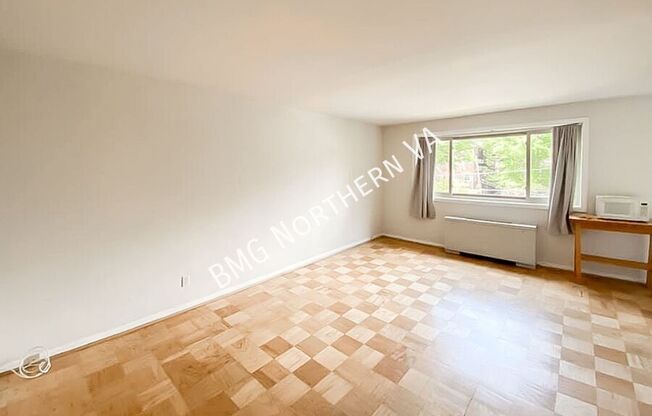 4570 MacArthur Blvd NW Unit 202