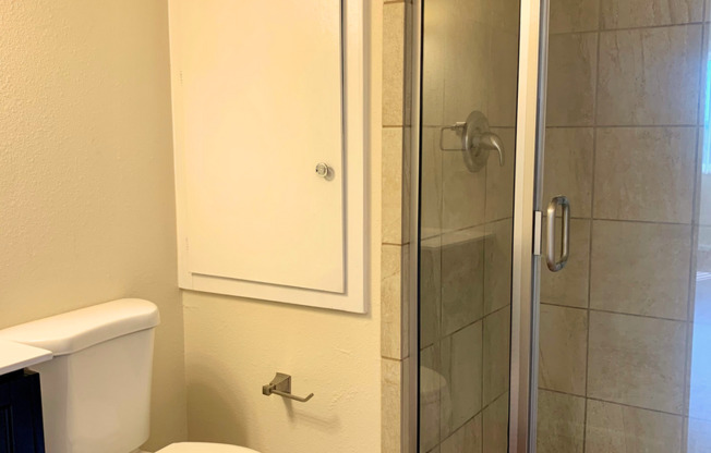 2 beds, 2 baths, 872 sqft, $1,215, Unit 06-D