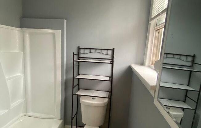 Studio, 1 bath, $875, Unit 213