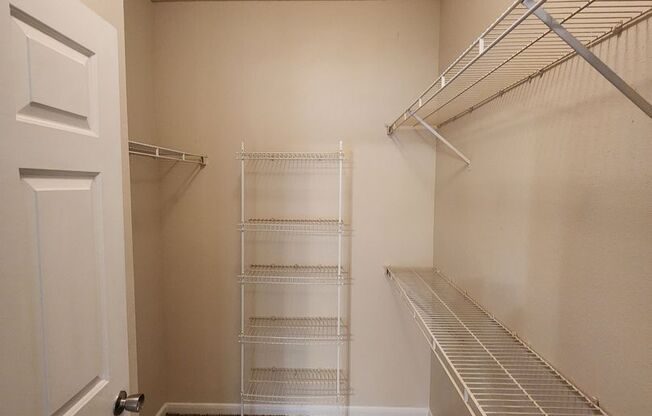 2 beds, 2 baths, 1,089 sqft, $1,925, Unit 401-u