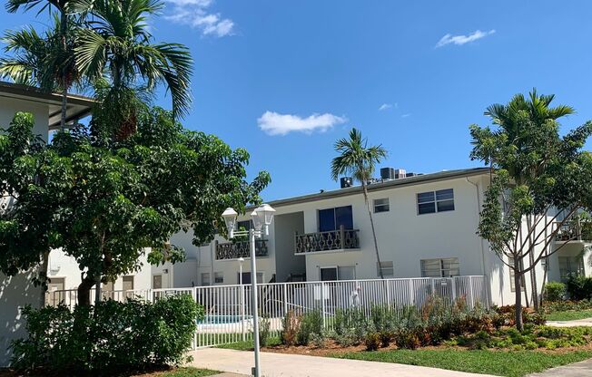 2 beds, 2 baths, 1,077 sqft, $2,125, Unit 44
