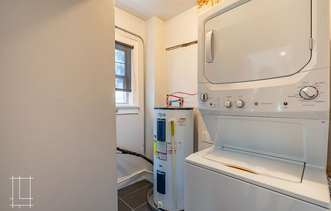 2 beds, 1 bath, $1,800, Unit 15.5 Auburn Ave