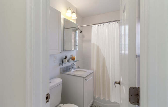 2 beds, 1 bath, 753 sqft, $3,910