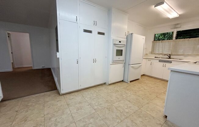 Waimalu - 4 bed, 2.5 bath, 2 car carport Single Family Home