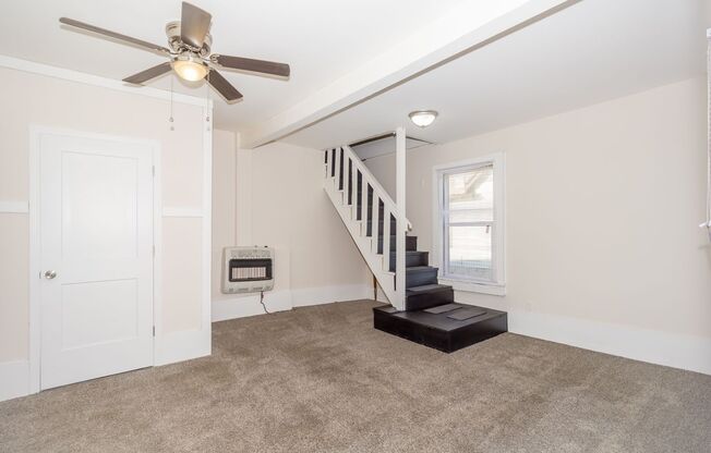 2 beds, 1 bath, $900, Unit 26 Franklin Avenue Unit A