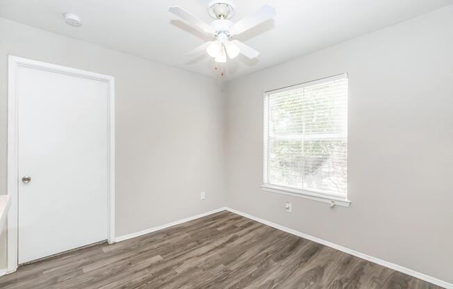 2 beds, 2 baths, 924 sqft, $1,090