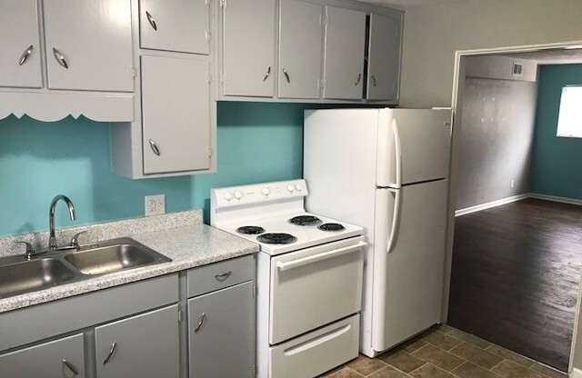 2 beds, 1 bath, 750 sqft, $1,095, Unit B01 1010 16