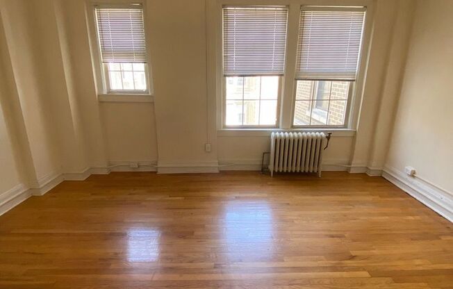 2 beds, 1 bath, 1,050 sqft, $2,025, Unit 806