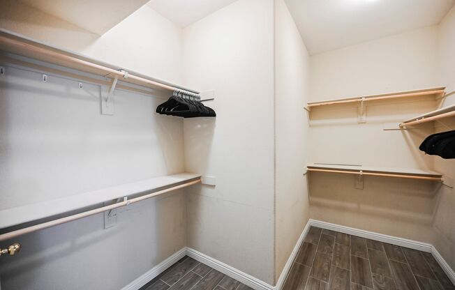 2 beds, 2 baths, $1,700