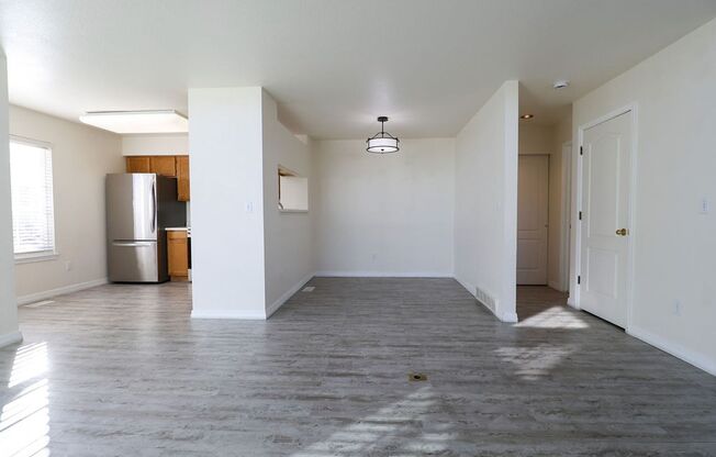 2 beds, 1.5 baths, $2,195, Unit Unit 42