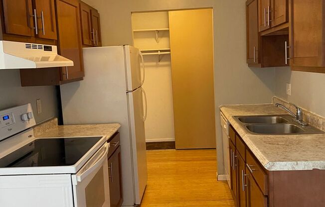 PERSAUD BRAMANTES APARTMENTS