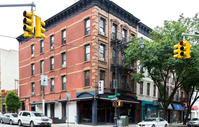 2 LINCOLN PL