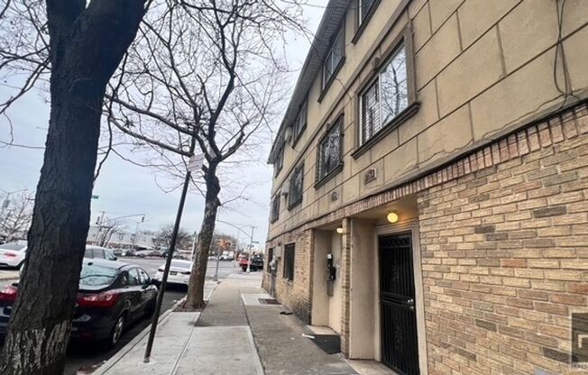 3 beds, 1 bath, $3,454, Unit 3