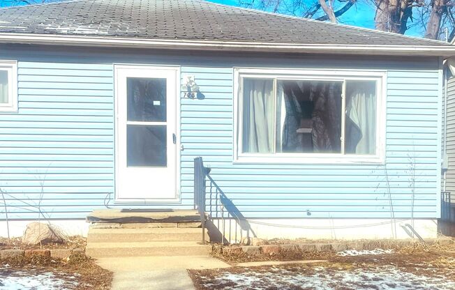 3 bedroom 1 ba single family home
