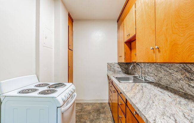 Studio, 1 bath, $1,215