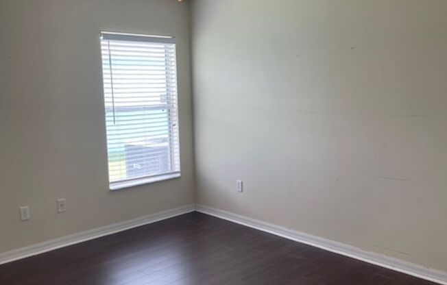 3 beds, 2 baths, $2,000