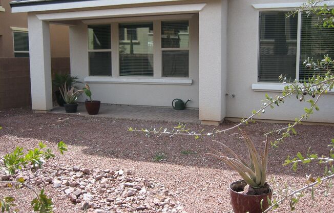 Beautiful 3 bd home in Summerlin Center near Red Rock Hotel and Downtown Summerlin.