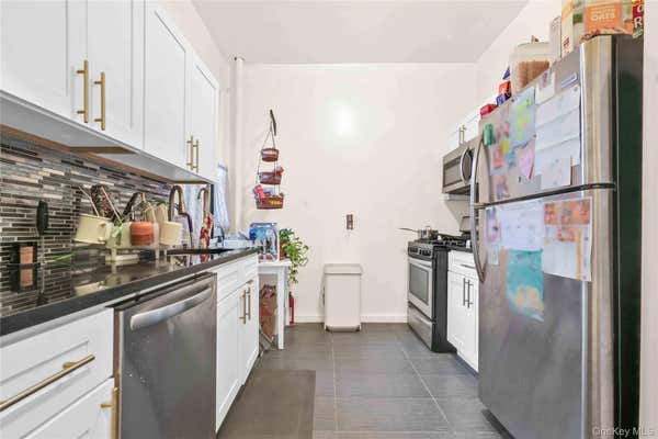 115 25 METROPOLITAN AVE