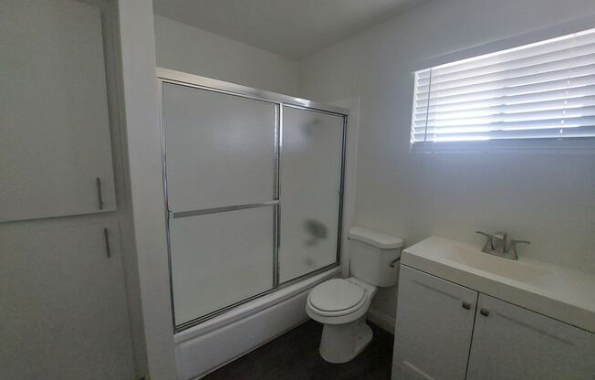 1 bed, 1 bath, $1,995, Unit 18