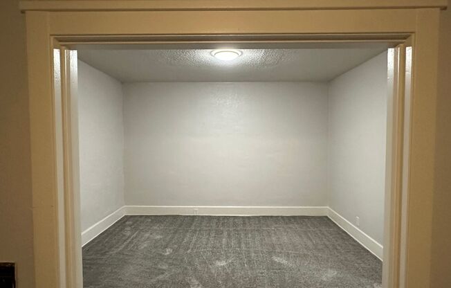 Studio, 1 bath, 280 sqft, $1,095, Unit 102