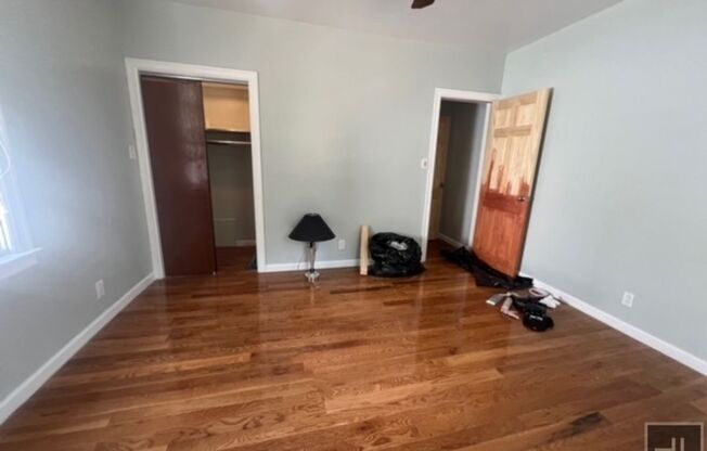 2 beds, 1 bath, $2,000, Unit 2