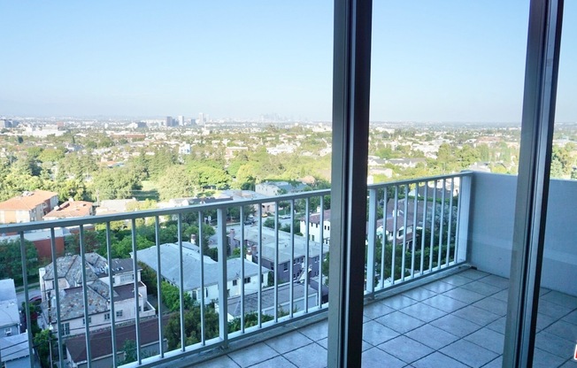 1 bed, 1 bath, 805 sqft, $3,900, Unit 1010