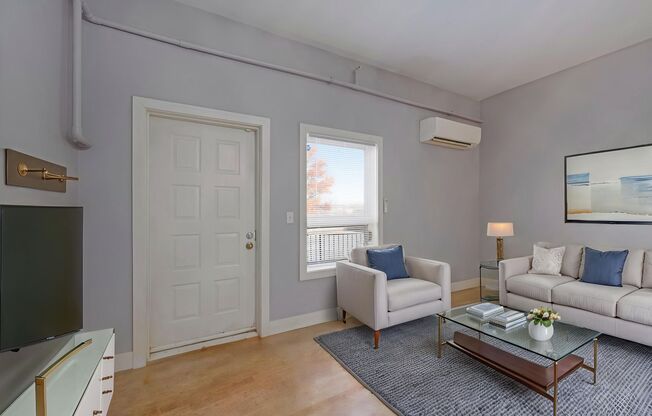 1 bed, 1 bath, 595 sqft, $895, Unit Urban Studios: 5300-#37