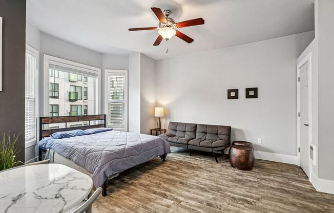 Studio, 1 bath, 375 sqft, $1,425, Unit 209