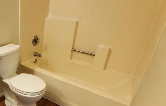 2 beds, 2 baths, 900 sqft, $2,200, Unit 73