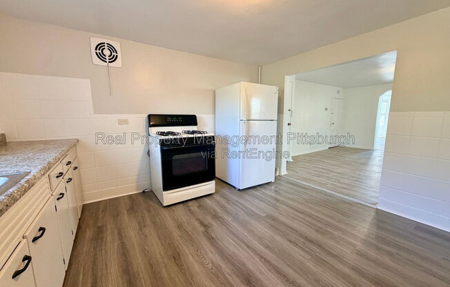 1360 HERMAN ST