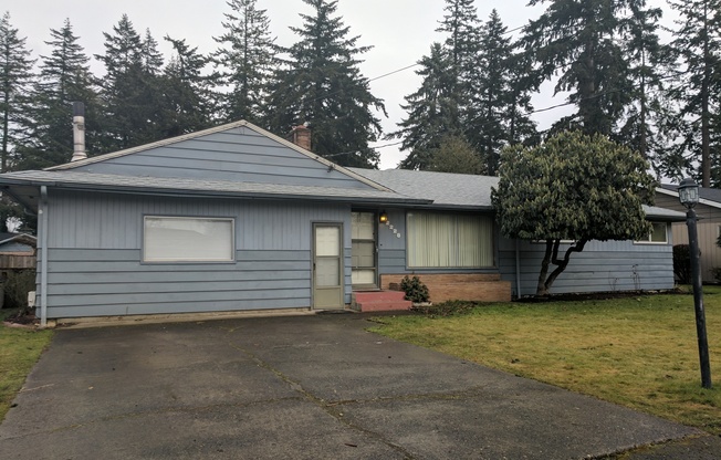 3 Bedroom Ranch Style Home in the Centennial Neighborhood!