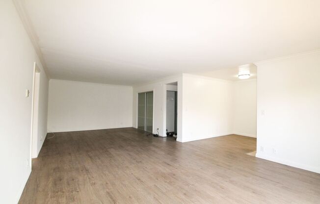 14306 Riverside Dr.