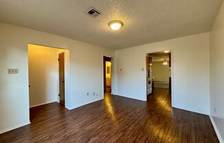 2 beds, 1 bath, $1,295