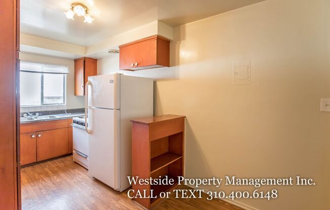 808 6th St.