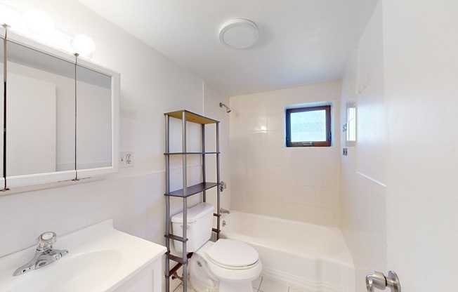 2 beds, 1 bath, 750 sqft, $2,395, Unit 42