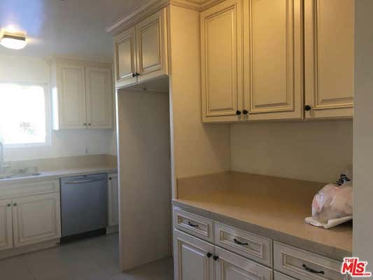 3 beds, 2 baths, 1,429 sqft, $4,290