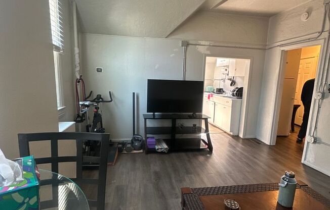 1 bed, 1 bath, $999, Unit D-3