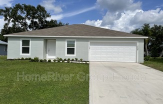 755 SE CARNIVAL AVE