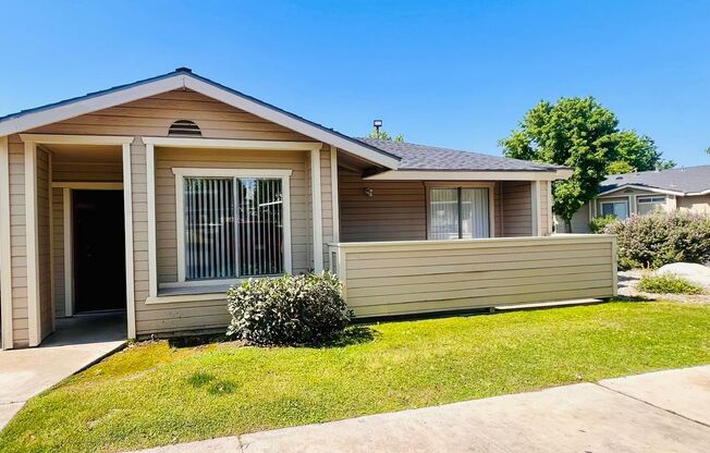 2 beds, 1 bath, 849 sqft, $1,525, Unit 035