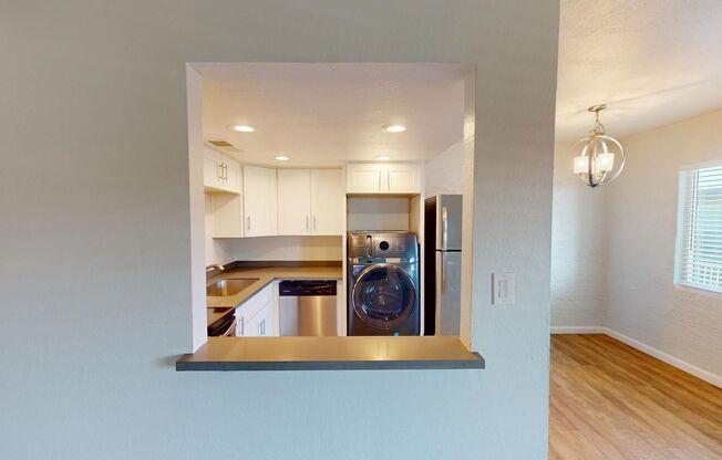 2 beds, 1 bath, 900 sqft, $1,390, Unit 25