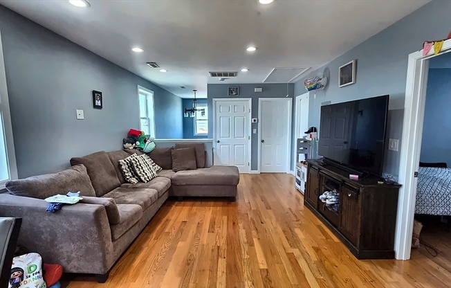 530 Mountain Ave