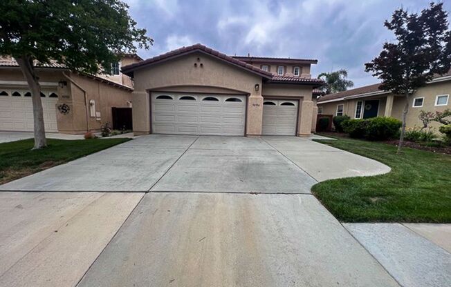 Beautiful 4 bedroom Temecula home sitting ON the Temeku Hills Golf Course!