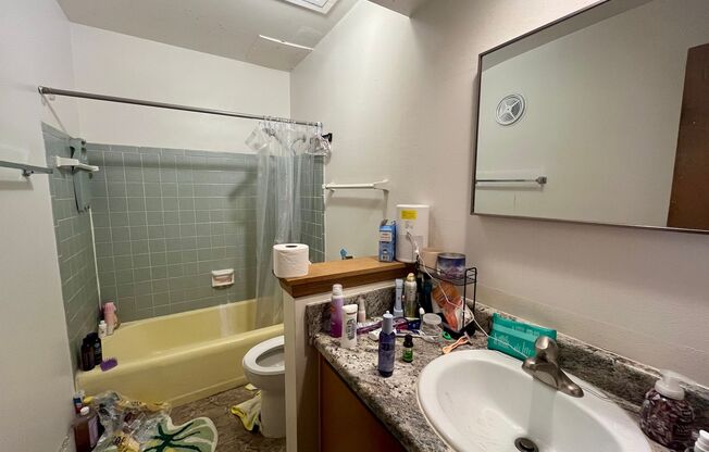 1 bed, 1 bath, $995, Unit 10