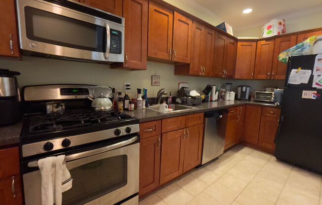 1 bed, 1 bath, $1,750, Unit 812-204