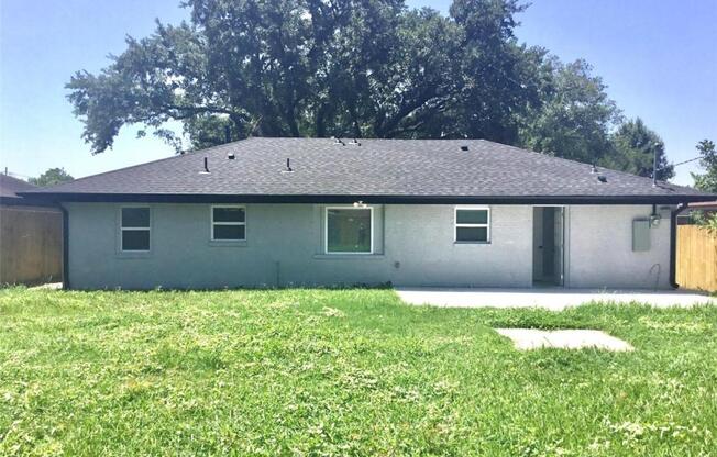 8913 HOMEWOOD LN