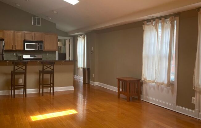 Boutique 1 bed, 1 bath Rittenhouse Condo